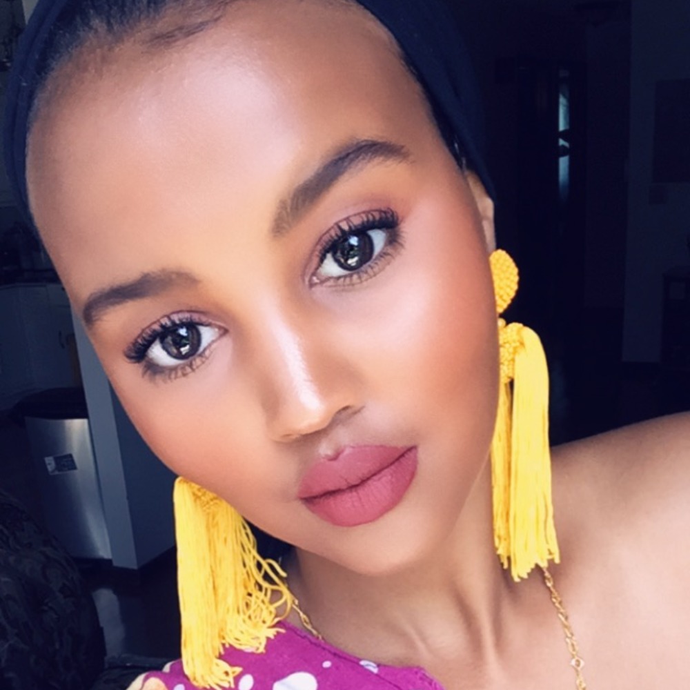 Meet your Posher, Naima